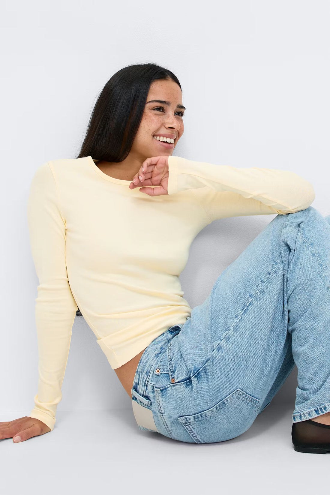 Tight fit long sleeve top