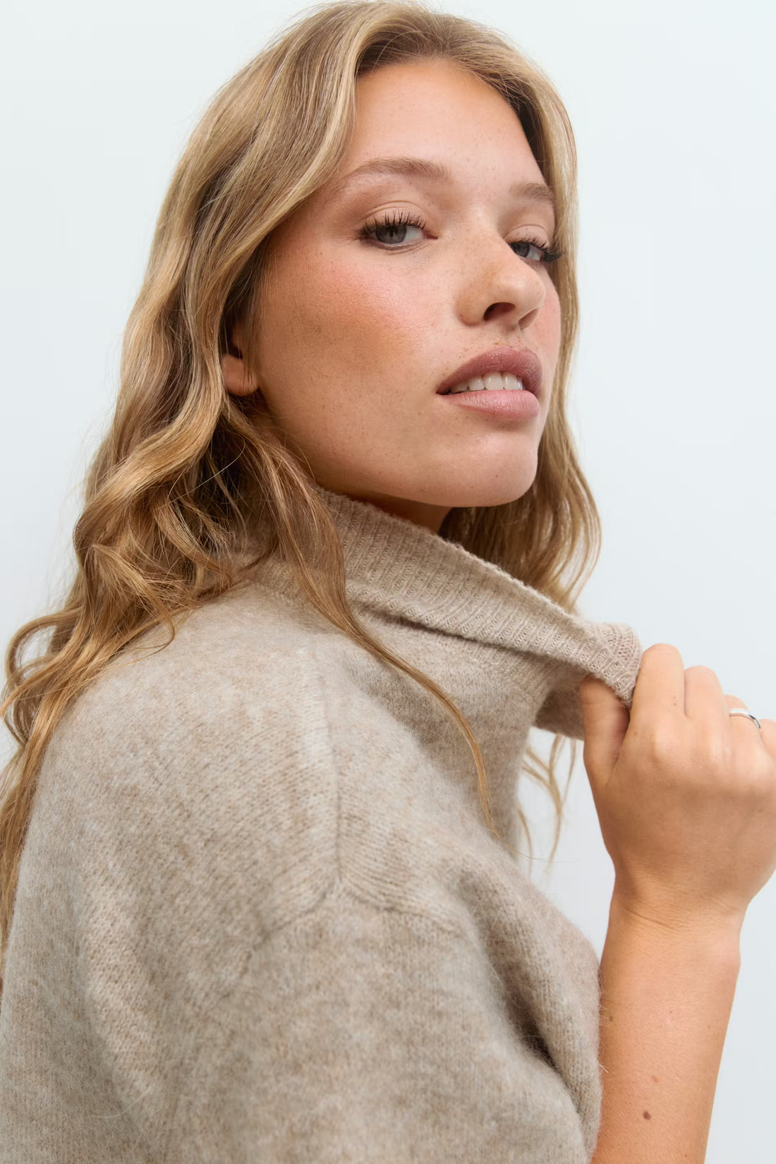 Funnel neck knitted top