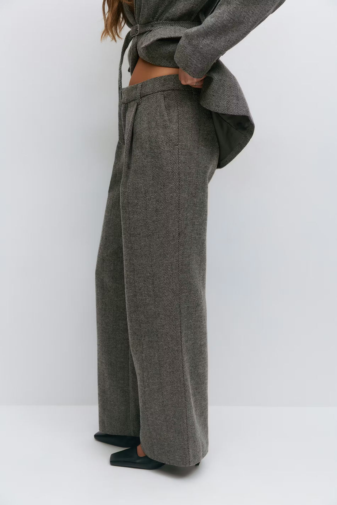 Mid waist herringbone trousers