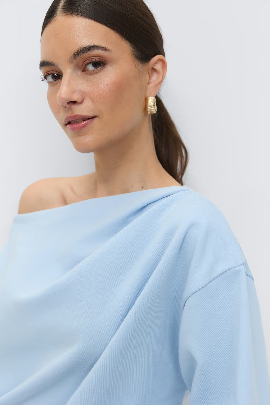 One shoulder sweater