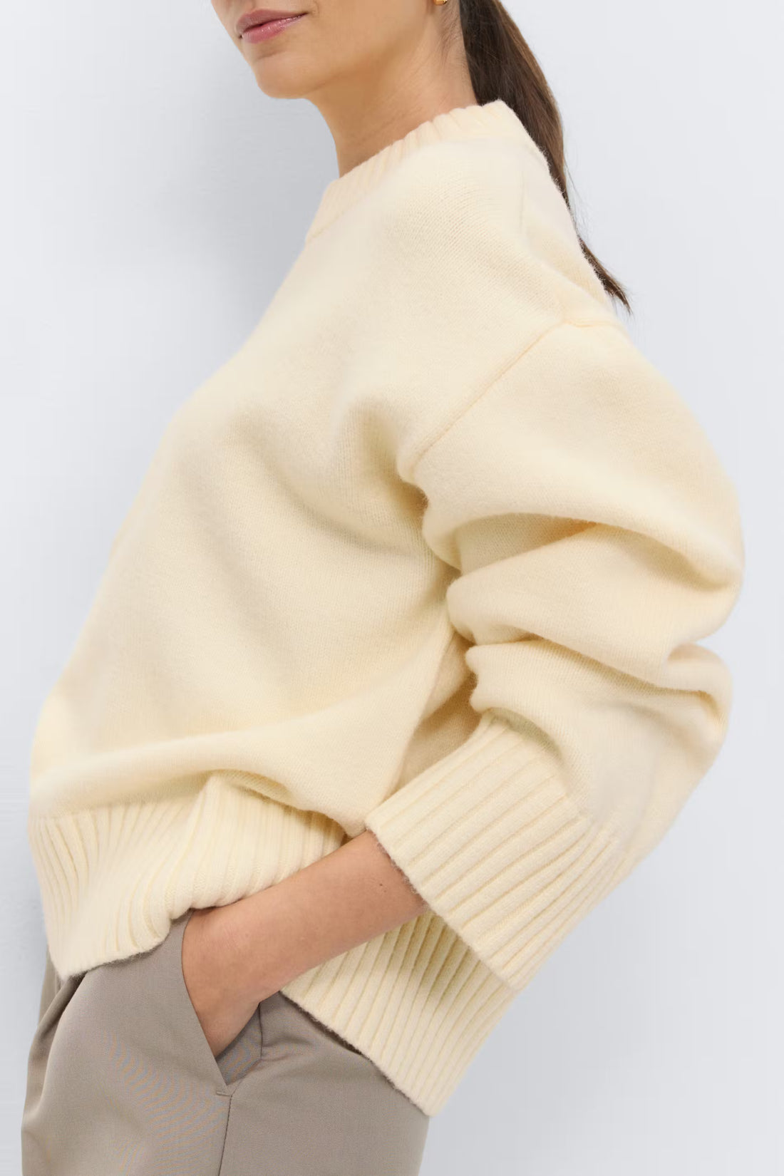 Crew neck knitted sweater