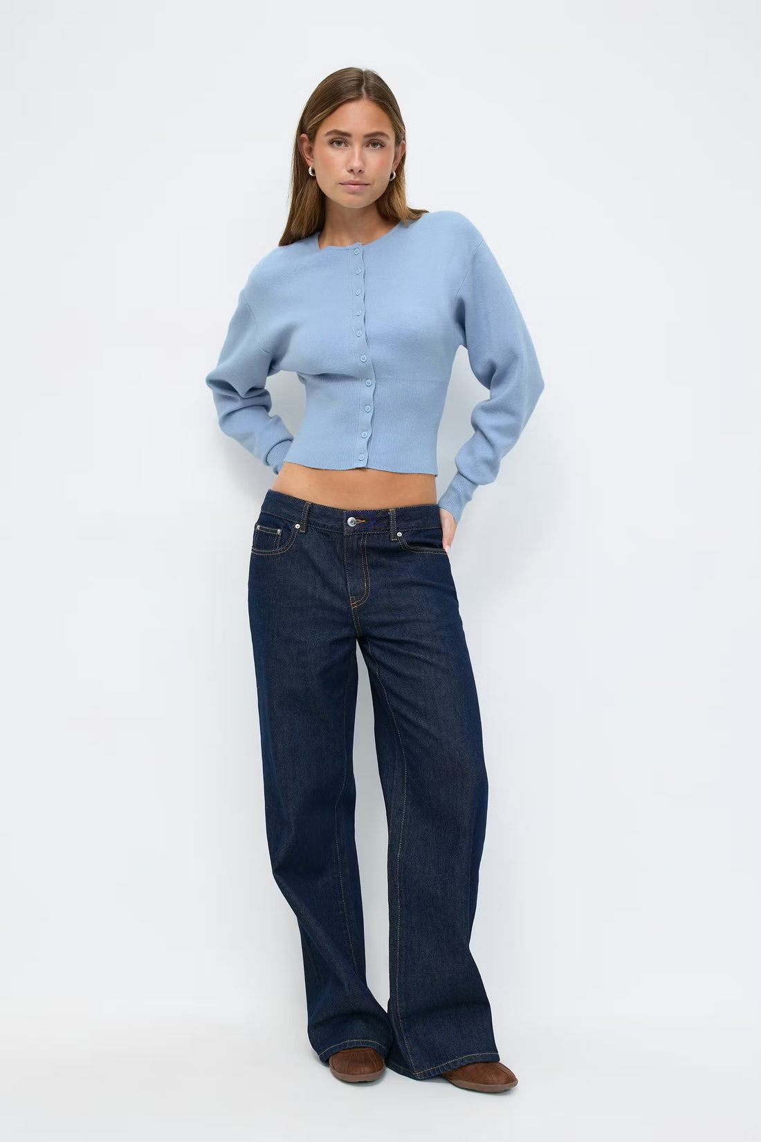 Shaped knitted cardigan