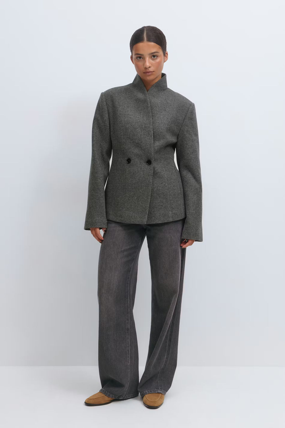 Shaped wool blend jacket