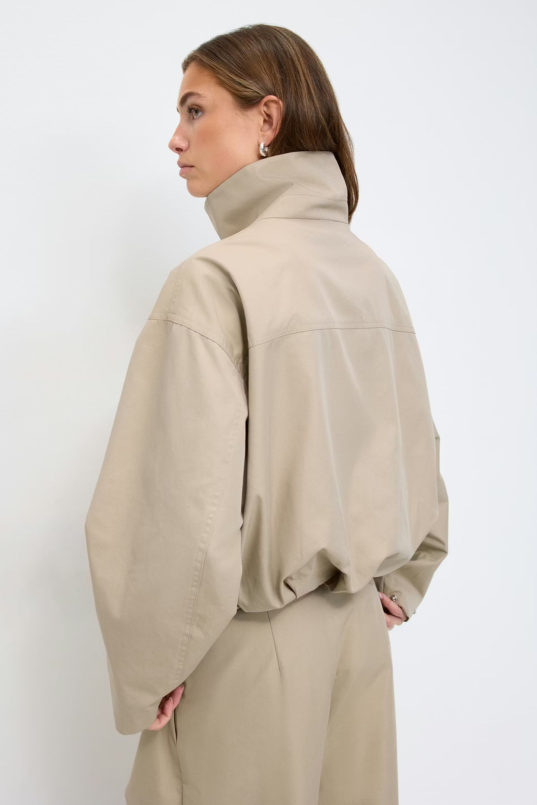 High neck short jacket